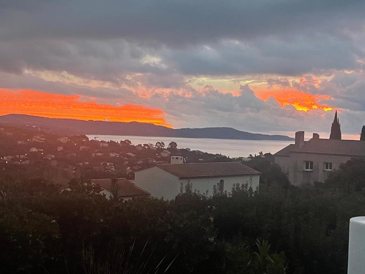 Villa Perla Saint-Tropez Cavalaire Sur Mer, 3-5 Chambres, Vue Mer, Piscine Chauffee Avril A Octobre Exterior photo